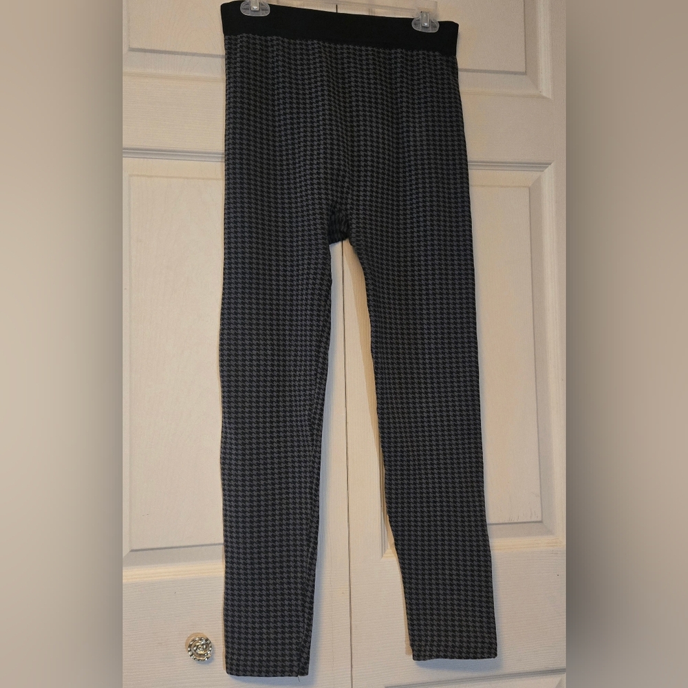 Classic Houndstooth Womens Comfort Leggings - Black and Gray - Picture 2 of 10
